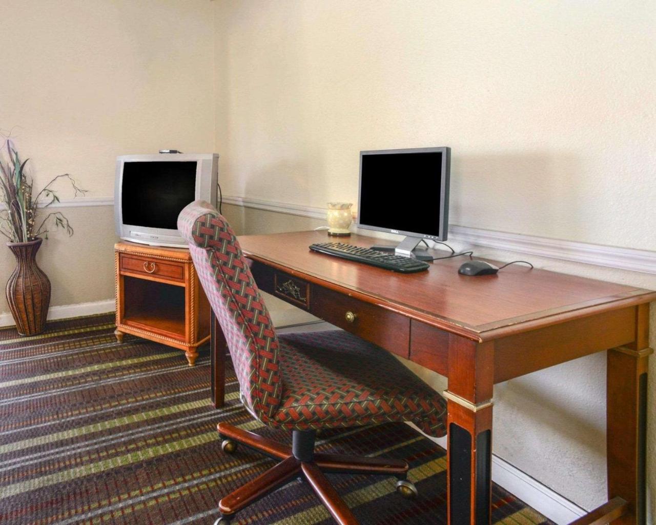 Econo Lodge Inn & Suites Carbondale Luaran gambar