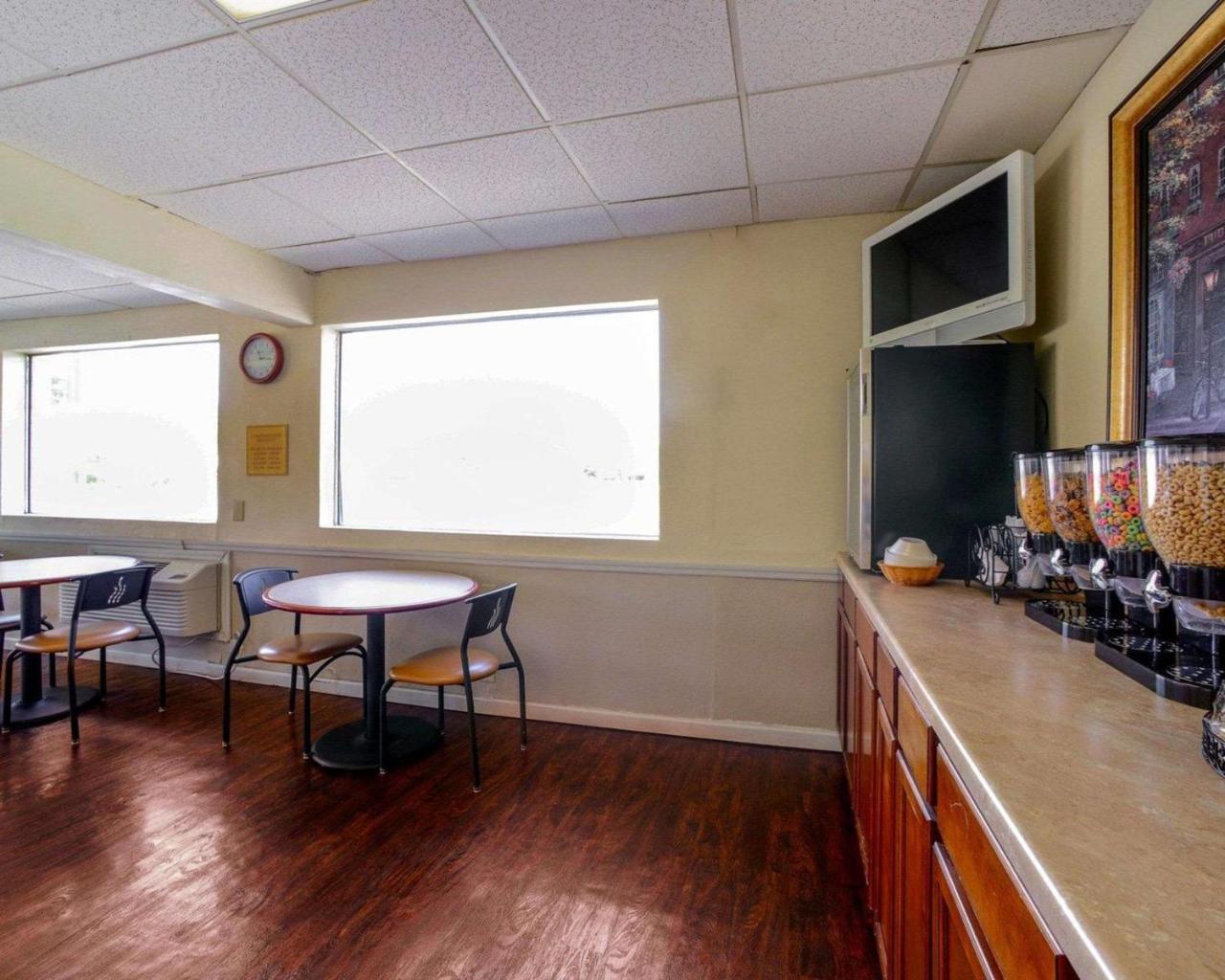 Econo Lodge Inn & Suites Carbondale Luaran gambar